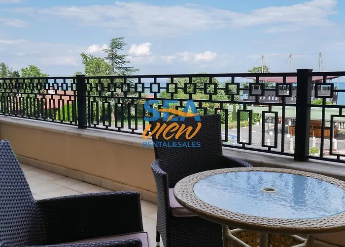 Seaview Bg Front Апартамент