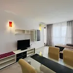 Seaview Bg Front דירה