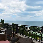 Seaview Bg Front *