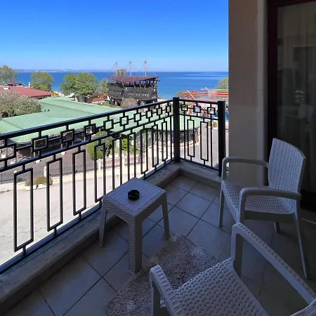 Apartment Sea View Front