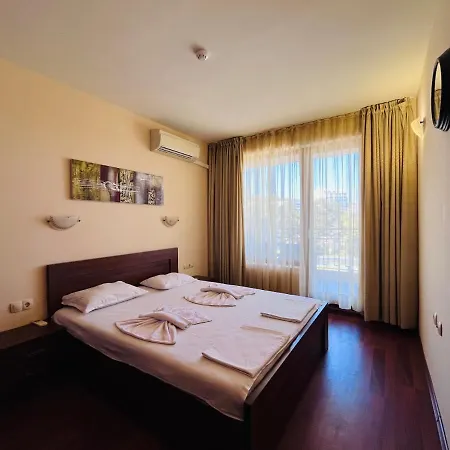 Sea View Front Apartment *