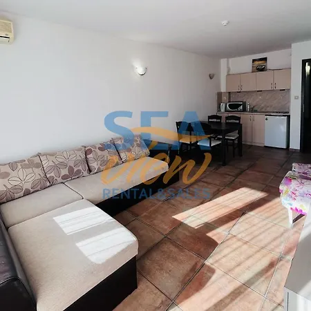 Sea View Front Apartment *