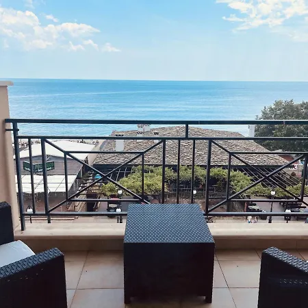 Sea View Front