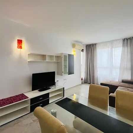 Sea View Front Apartment