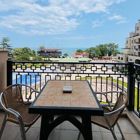 Sea View Front Apartment *