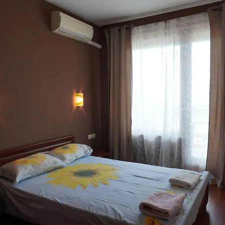 Sea View Front Apartment *