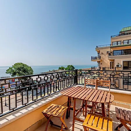 Seaview Bg Front Апартаменти *