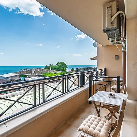 Seaview Bg Front גולדן סנדס