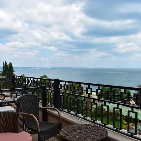 Seaview Bg Front *