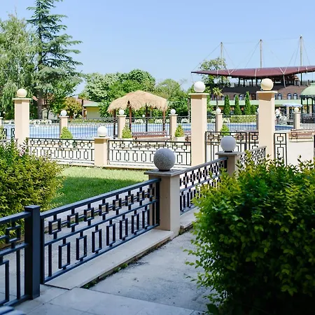 Sea View Front