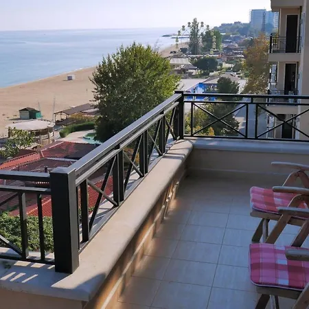 Sea View Front * Golden Sands