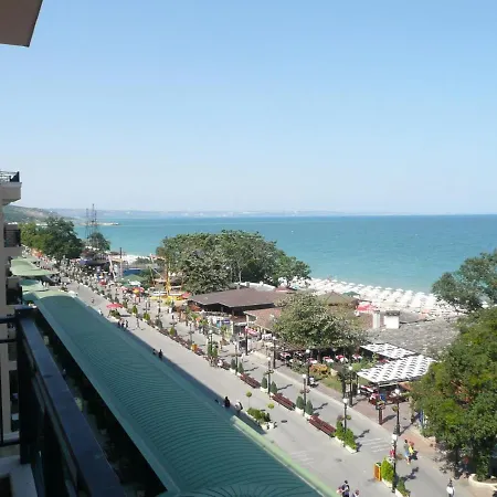 Sea View Front * Golden Sands
