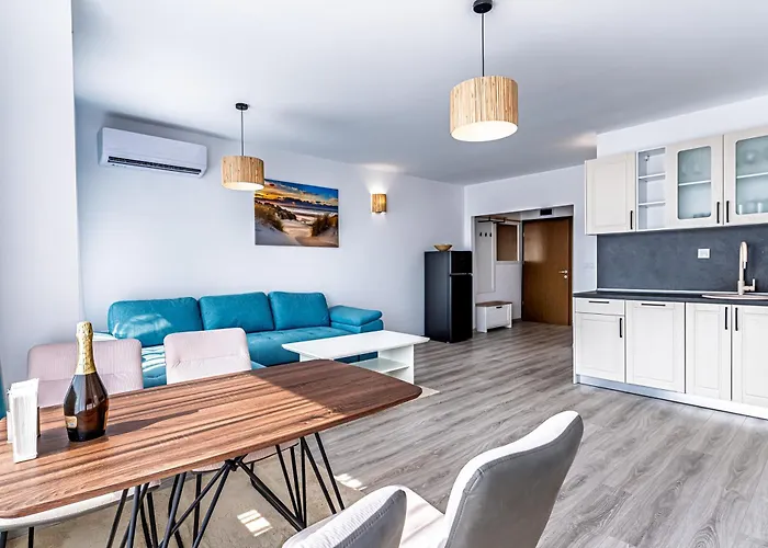 Seaview Bg Front * Goldstrand